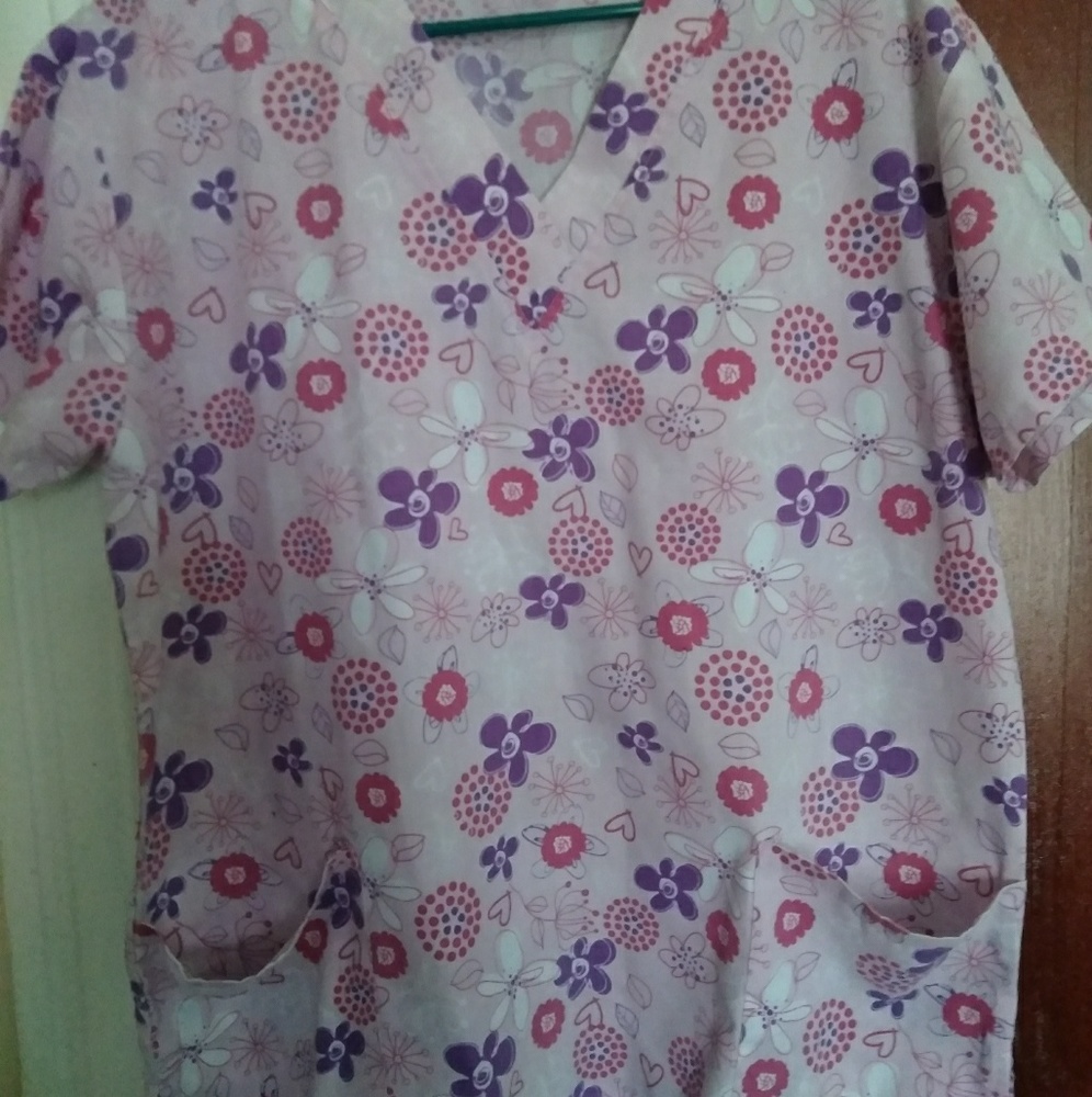 Scrub Top Flowers
